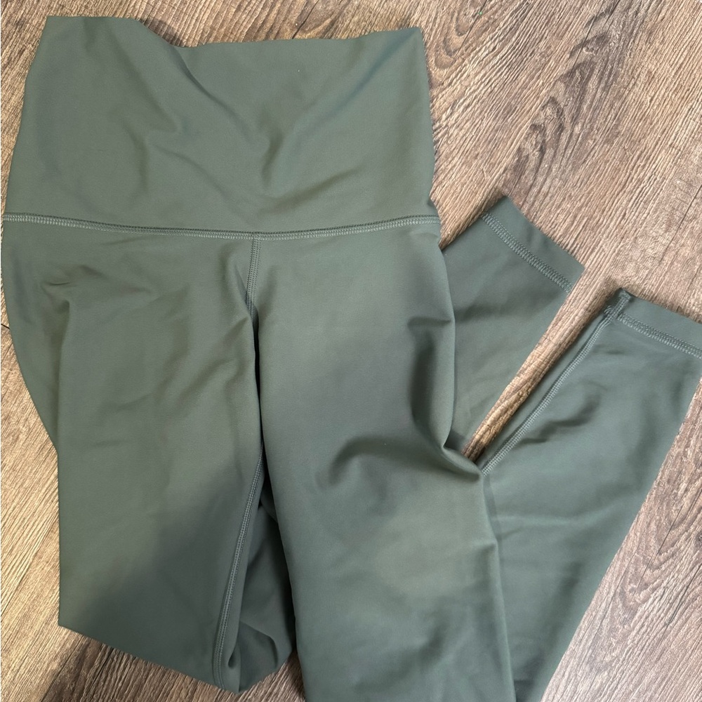 Old Navy Active Powersoft Leggings in Olive